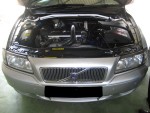 Engine bay with the Strut Tower Brace installed